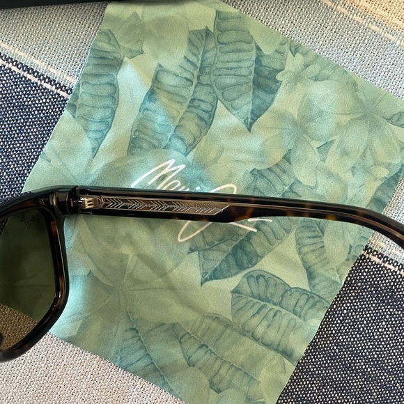 Maui Jim Hanohano Women’s Polarized Sunglasses - Picture 7 of 14